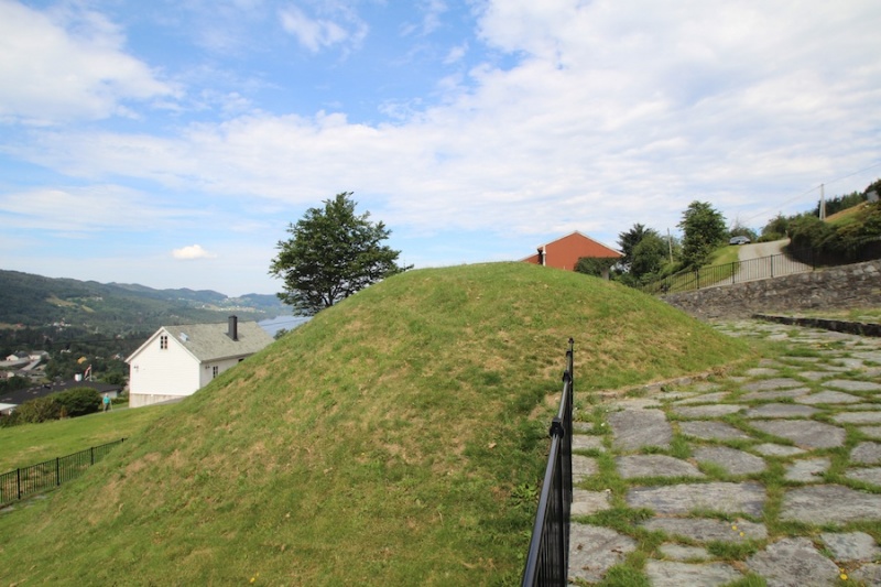 Fil:Håkonshaugen på Seim 3.jpg