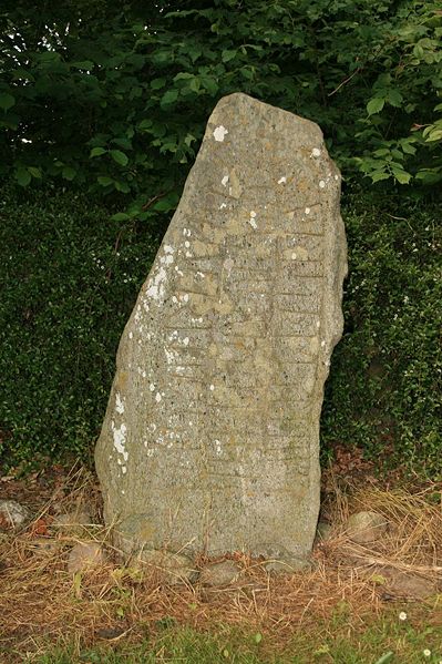 Fil:Kongens Tisted Runesten.jpg