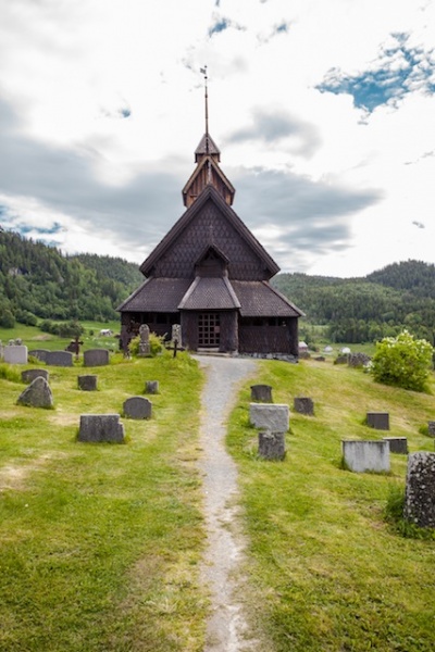 Fil:Eidsborg stavkirke 2.jpg