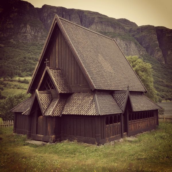 Fil:Øye stavkirke i Valdres.jpg