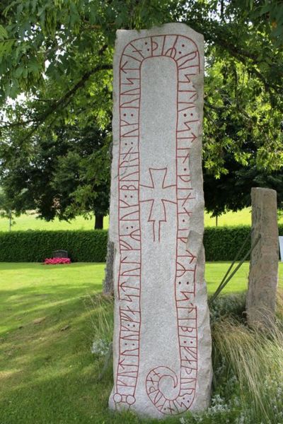 Fil:Runesten Skärkind 2.jpg