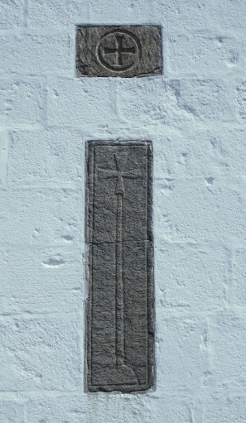 Fil:Spentrup Kirke Romansk Ligsten.jpg