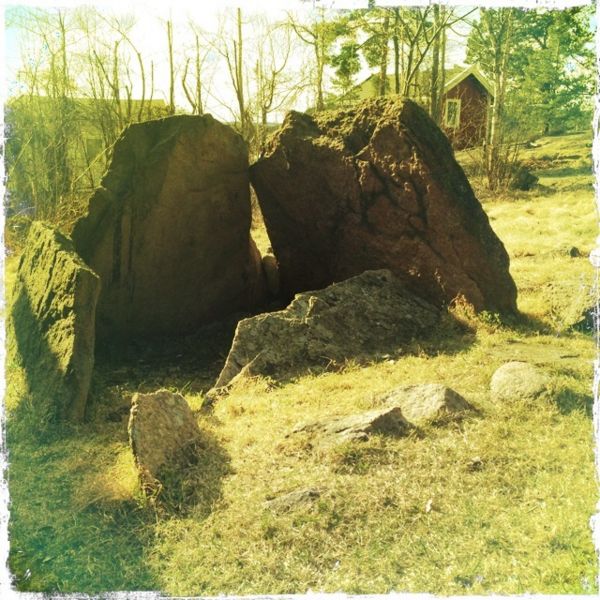 Fil:Hellekistegraven på Rødtangen 1.jpg