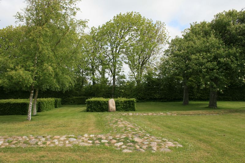 Fil:Skt Thøgers Kirke 2.jpg