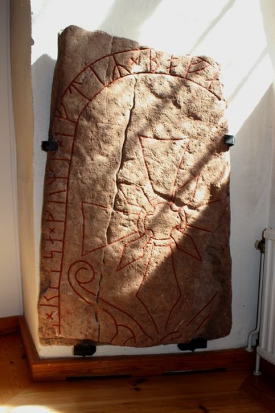 Fil:Runestensfragment Arby.JPG